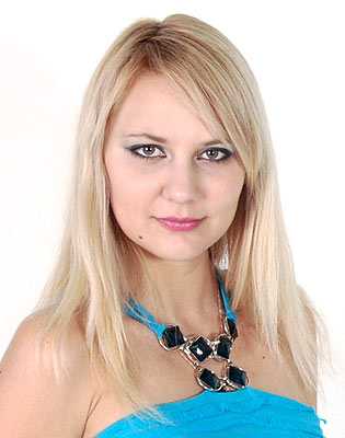 Romantic bride Viktoriya from Evpatoria (Russia), 35 yo, hair color blonde