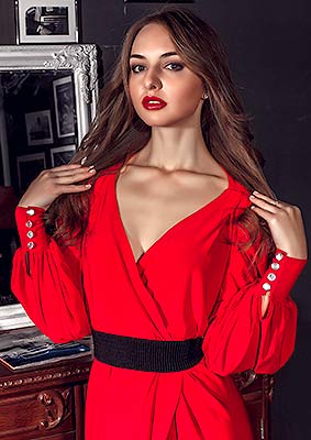 Calm lady Elena from Kharkov (Ukraine), 34 yo, hair color brown-haired
