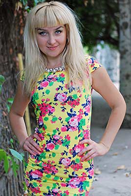 Modest bride Anjela from Melitopol (Ukraine), 40 yo, hair color blonde