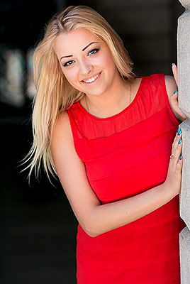 Honest girl Ol'ga from Nikolaev (Ukraine), 32 yo, hair color blonde