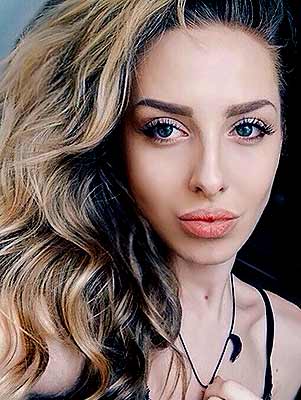 Modest woman Nikoletta from Odessa (Ukraine), 39 yo, hair color light brown