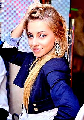 Modest woman Nikoletta from Odessa (Ukraine), 39 yo, hair color light brown