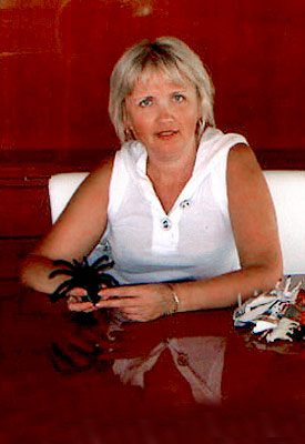 Proud woman Elena from Poltava (Ukraine), 57 yo, hair color brown