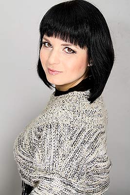 Healthy bride Yuliya from Poltava (Ukraine), 48 yo, hair color black