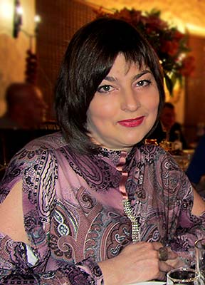 Energetic bride Svetlana from Poltava (Ukraine), 57 yo, hair color chestnut
