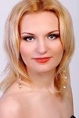 Communicative lady Anna from Poltava (Ukraine), 35 yo, hair color blonde