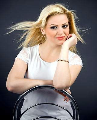 Sociable bride Anna from Poltava (Ukraine), 36 yo, hair color blonde