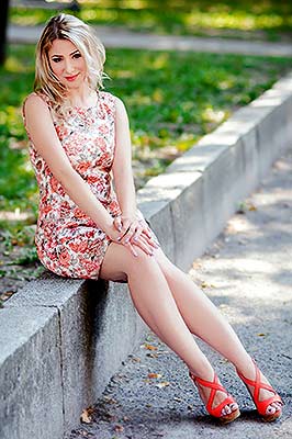 Bright lady Valeriya from Poltava (Ukraine), 34 yo, hair color blonde